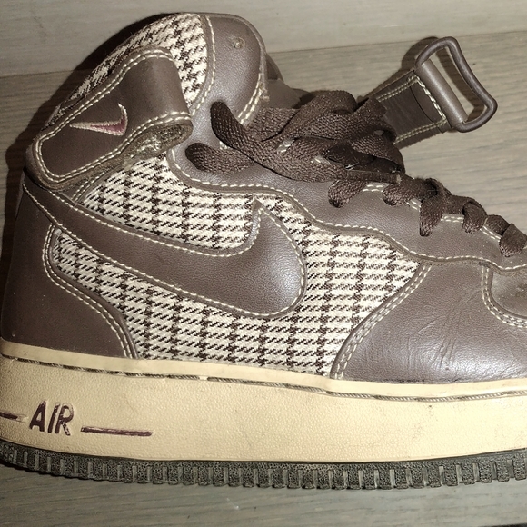 Make an offer..ultra rare premium AF1 chocolate.. - Picture 2 of 3
